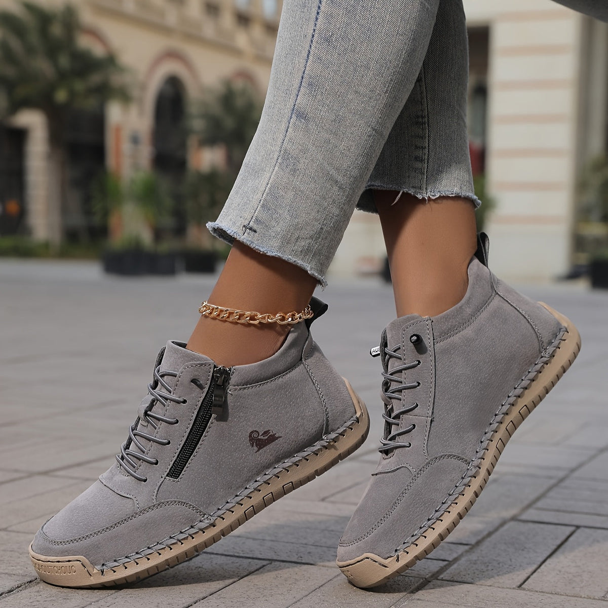 Nina Cushioned Sneakers - Women's in khaki