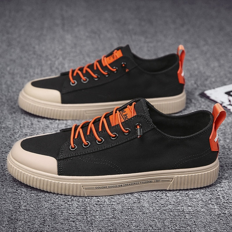 Belmont Sneakers - Men's in black/beige