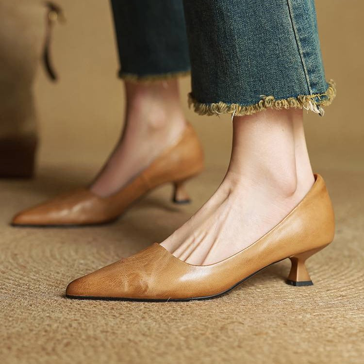 Noah Sculpted Leather Heels - Women's in camel