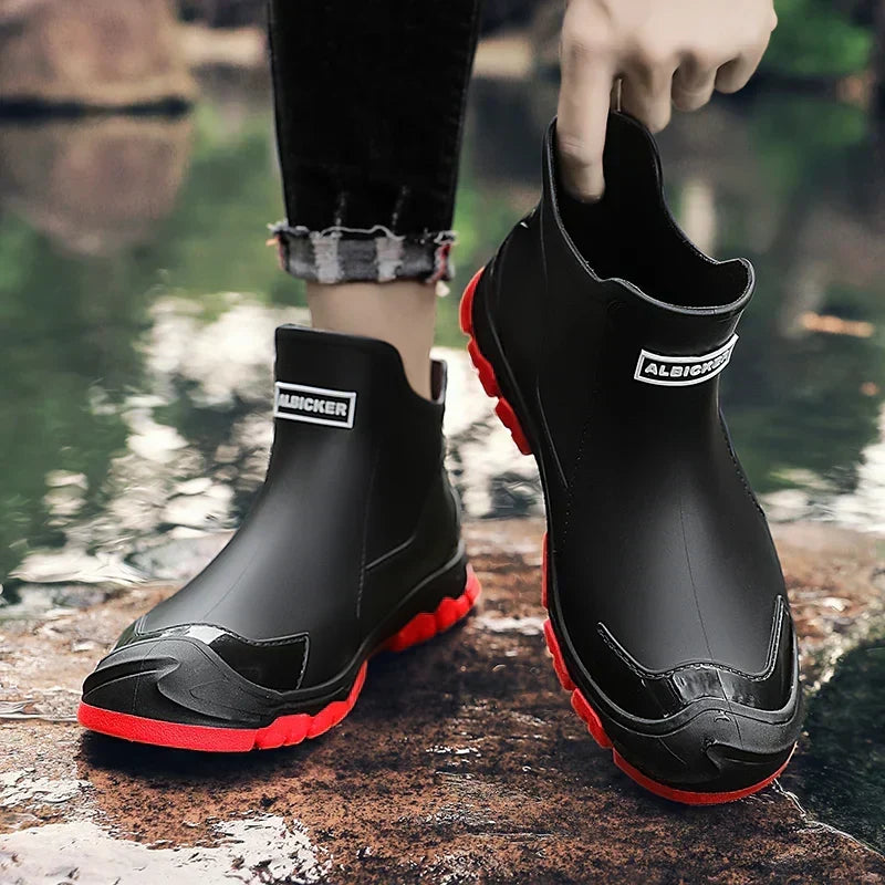 Brooks Water-Resistant Boots - Unisex in black and red