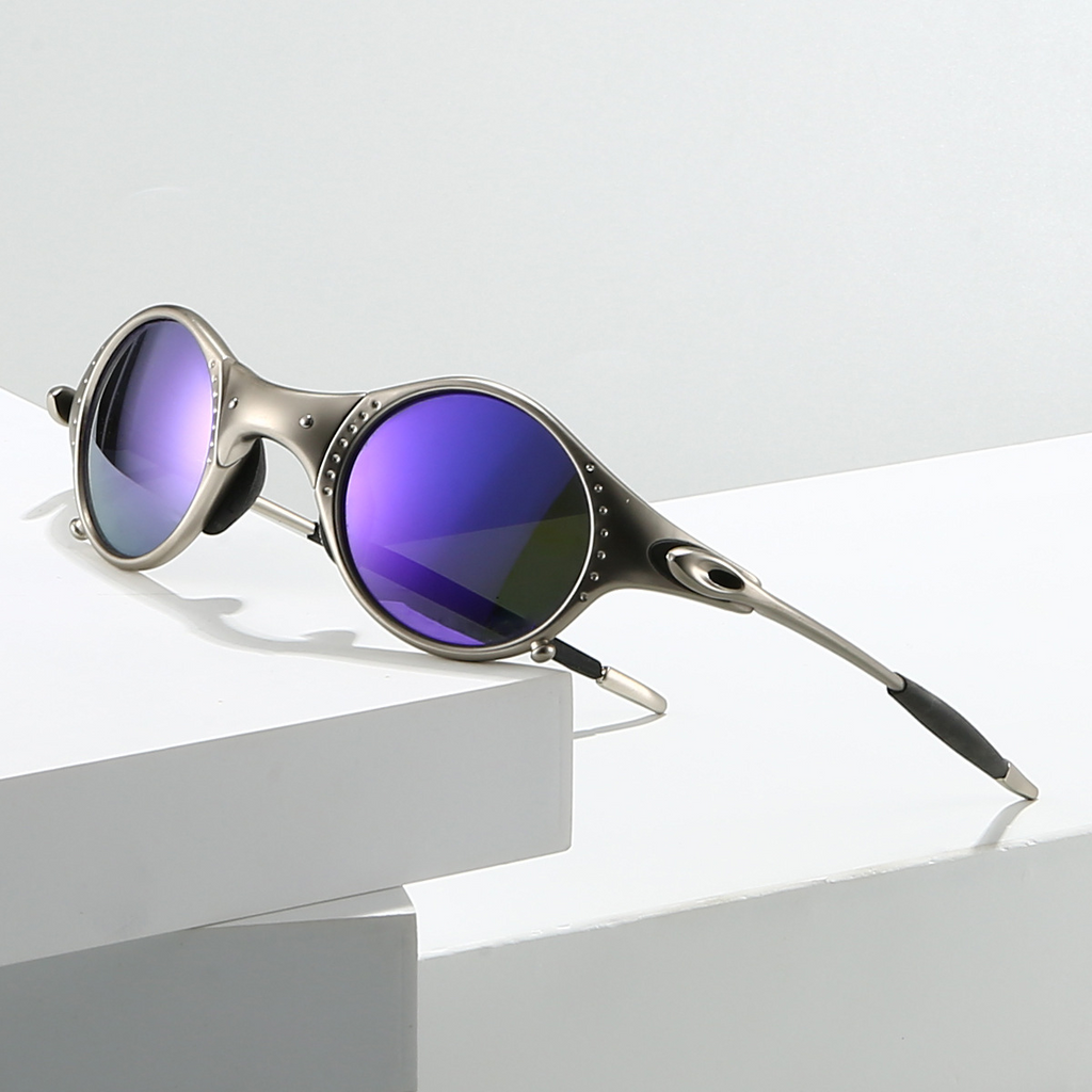 Ezra Polarised Sunglasses - Unisex in phantom