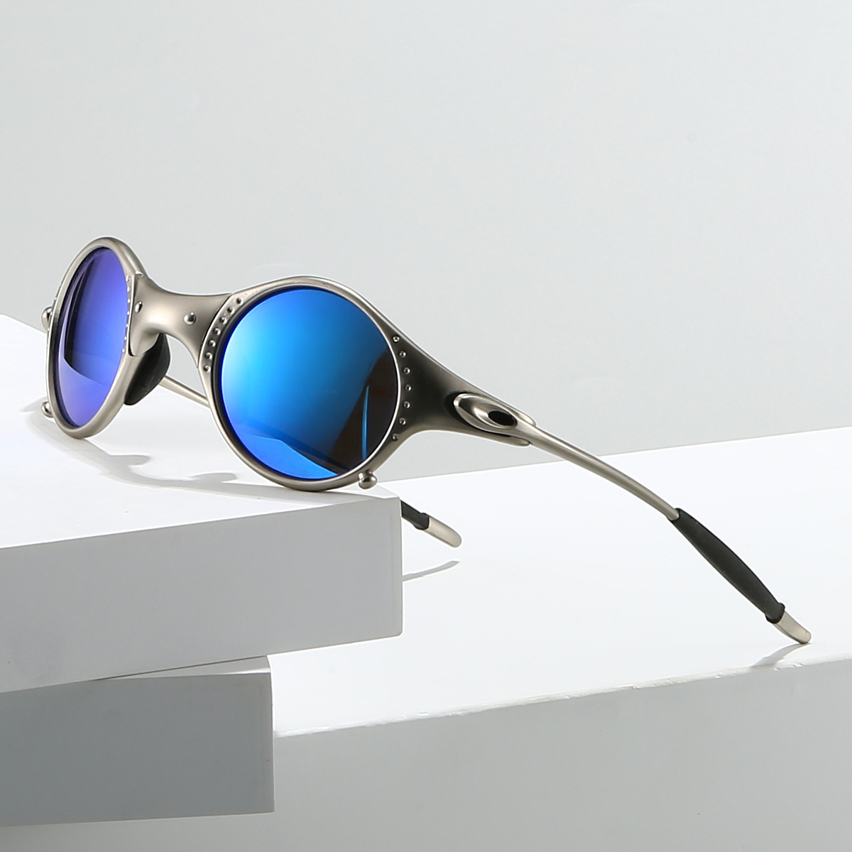 Ezra Polarised Sunglasses - Unisex in blue