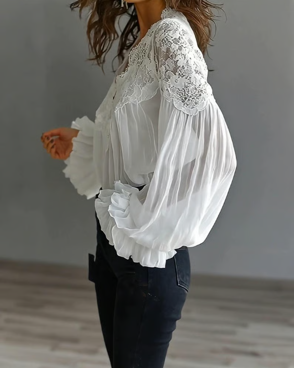 Quinn Floral Blouse - Women's in white