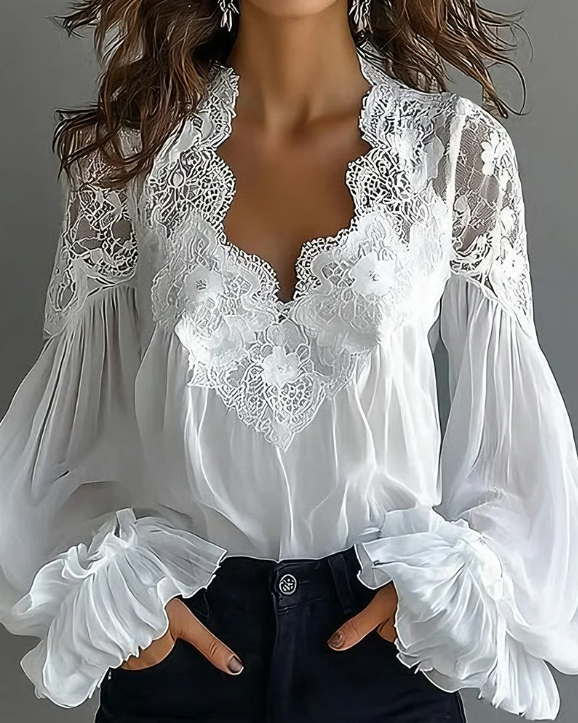 Quinn Floral Blouse - Women's in white