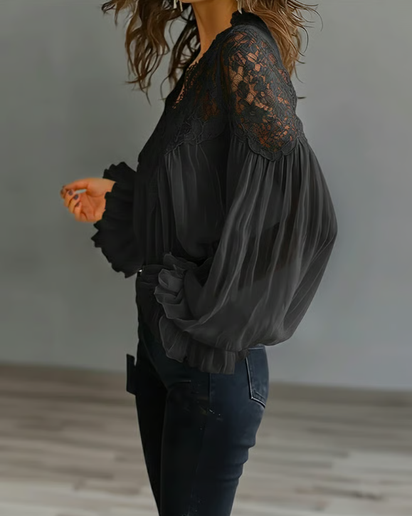 Quinn Floral Blouse - Women's in white