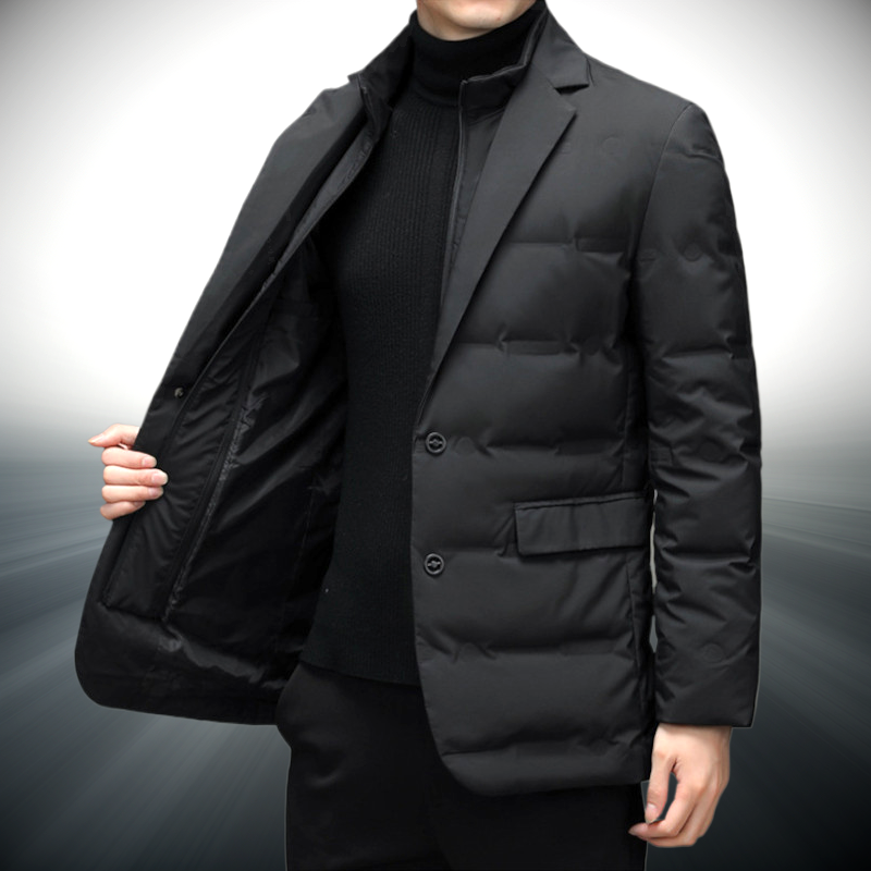Sharp Focus Windbreaker - Men's in black