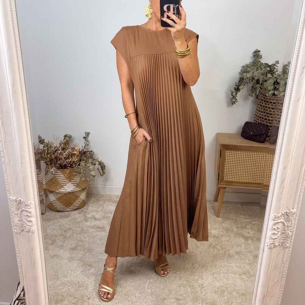 Elsie Everyday Midi Dress - Women's in black